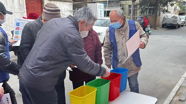 环境保护在心中 垃圾分类在手中